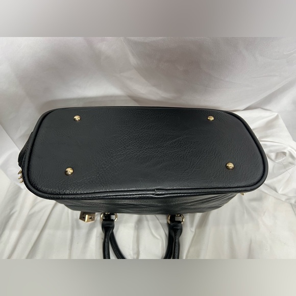 Warner Brothers DC Comic’s Classic Batman dome purse - Picture 8 of 10